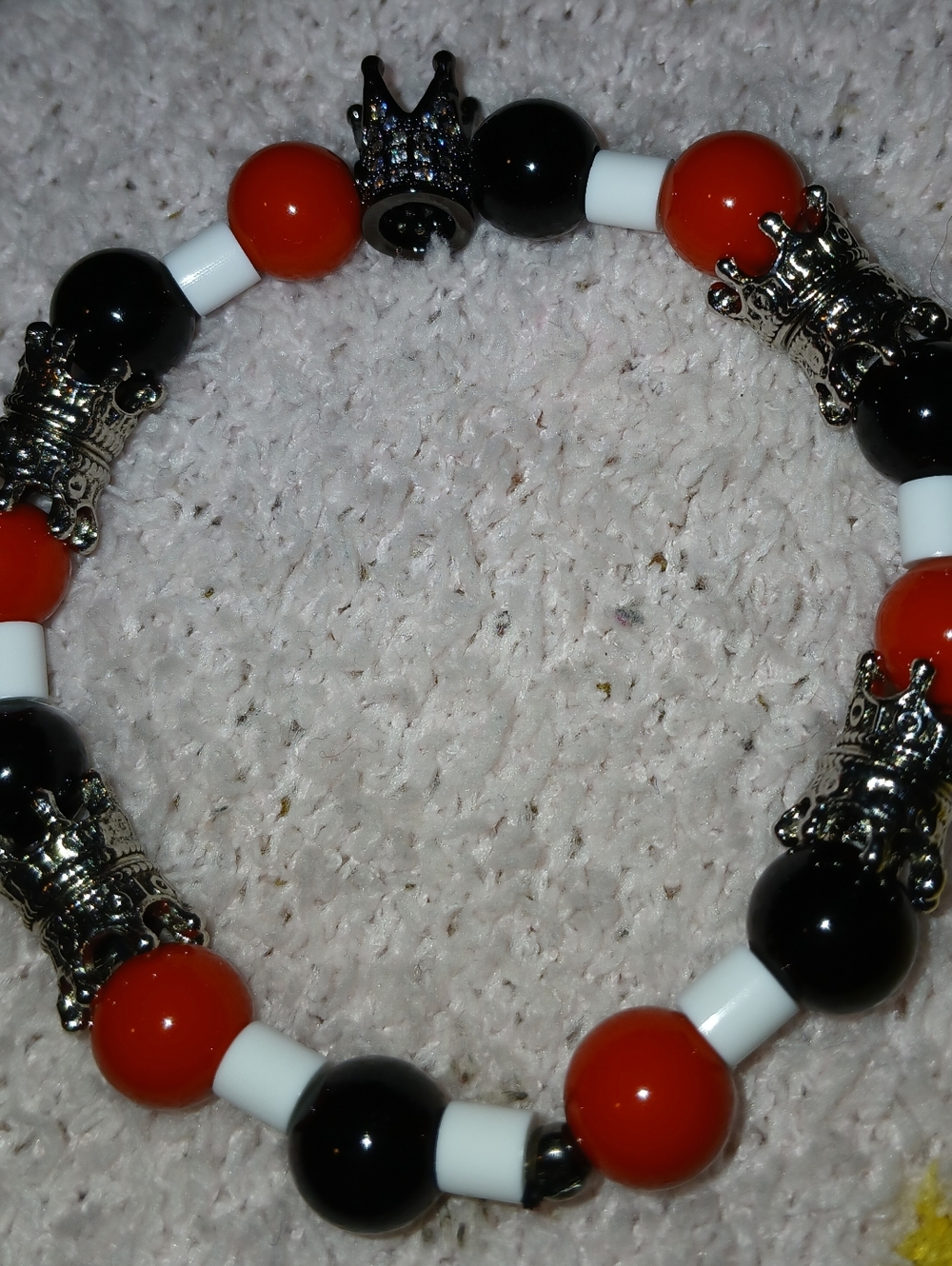 NWT Handcrafted Black, Red & White Black Crown Bead Bracelet